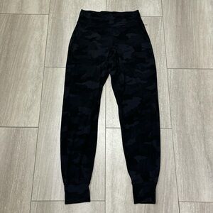Lululemon Align Jogger Crop Jogger Woman's Size 6 High Rise 365 Camo Deep Coal